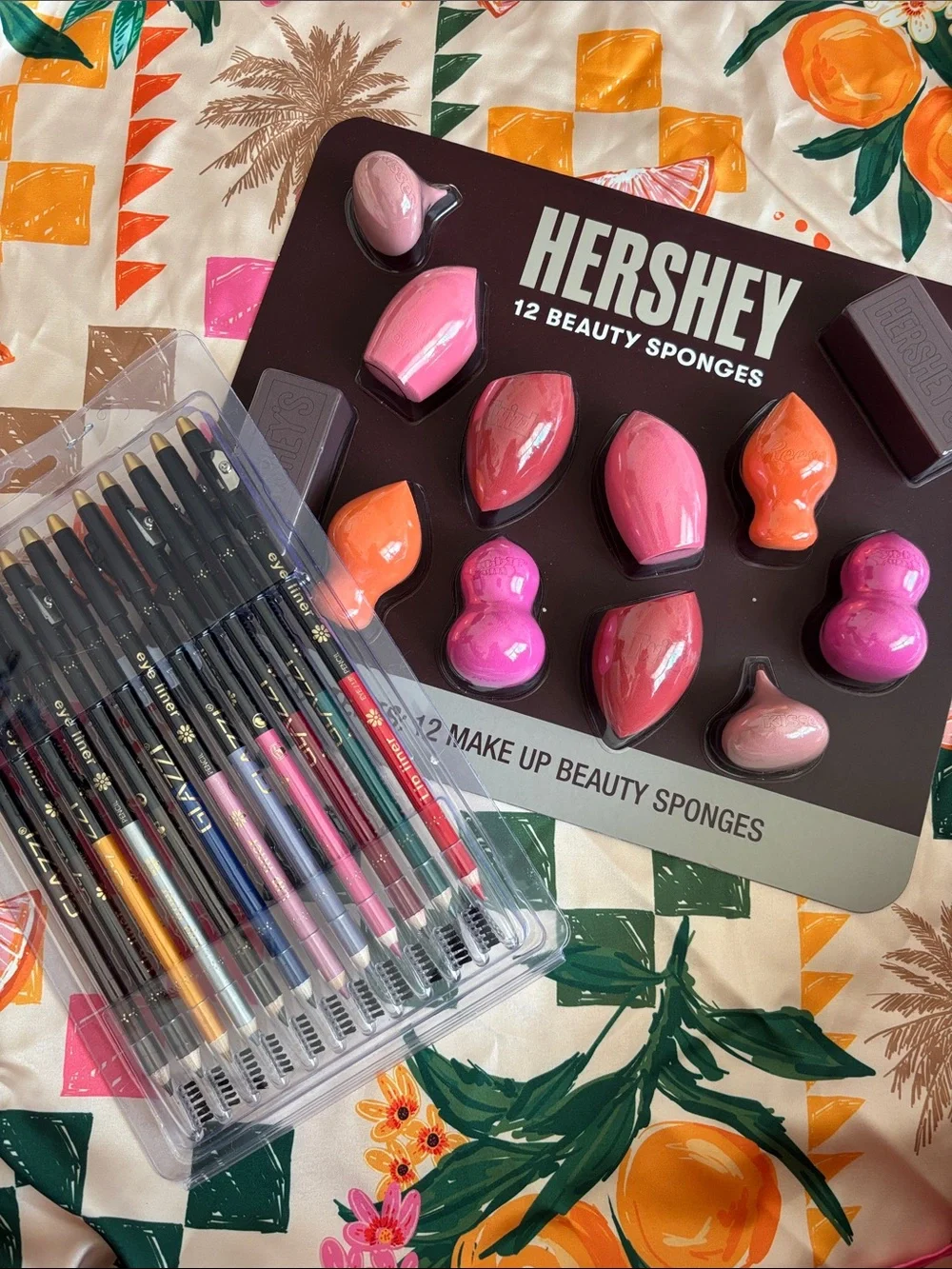 HERSHEY 12-Piece Makeup Beauty Blender Sponges + Lip & Eye Liner Pencils Set